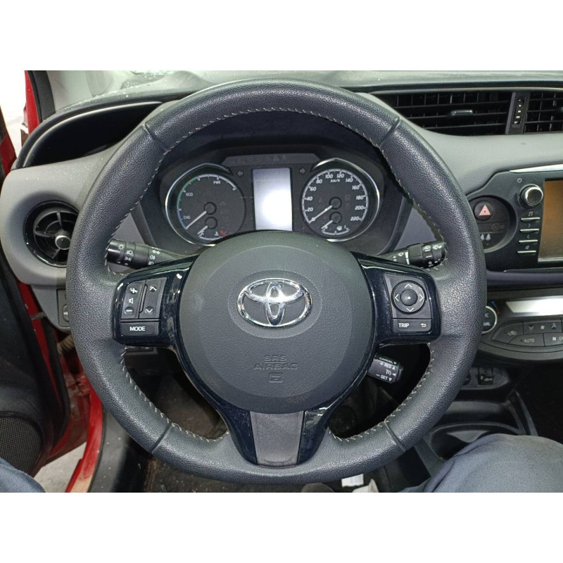 Recambio de volante para toyota yaris hybrid active referencia OEM IAM   