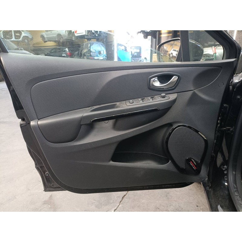 Recambio de guarnecido puerta delantera izquierda para renault clio iv limited referencia OEM IAM   