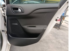 GUARNECIDO PUERTA TRASERA DERECHA 