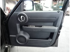 Recambio de guarnecido puerta delantera derecha para dodge nitro se referencia OEM IAM   