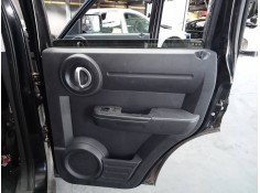 Recambio de guarnecido puerta trasera derecha para dodge nitro se referencia OEM IAM   