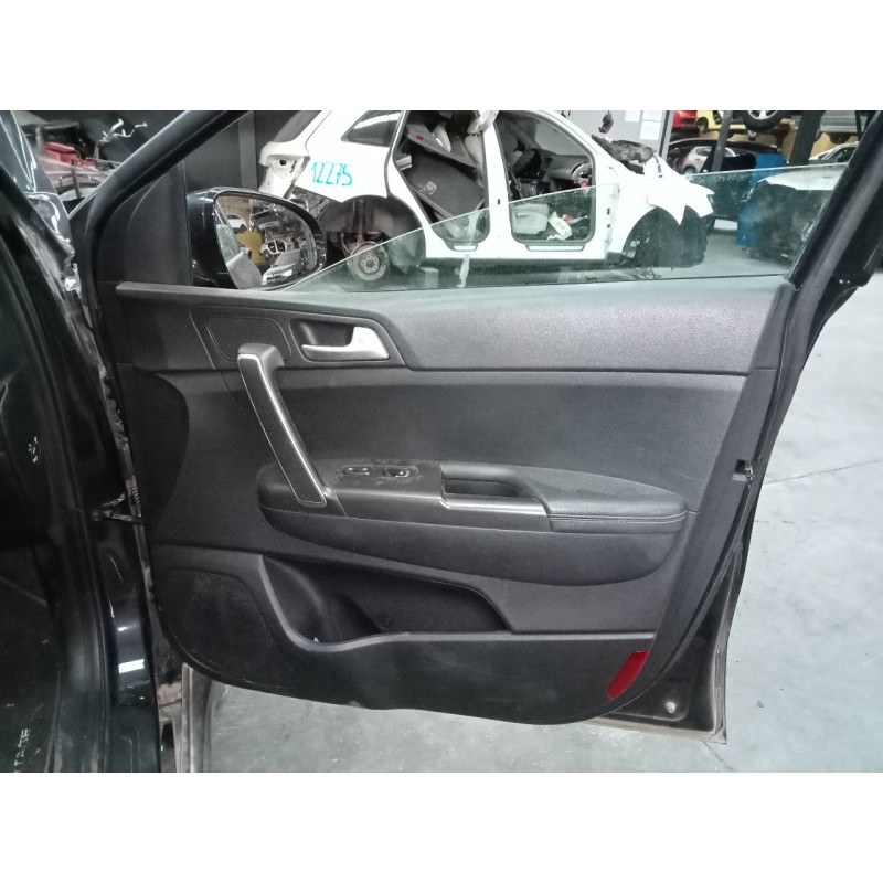 Recambio de guarnecido puerta delantera derecha para kia sportage business 2wd referencia OEM IAM   