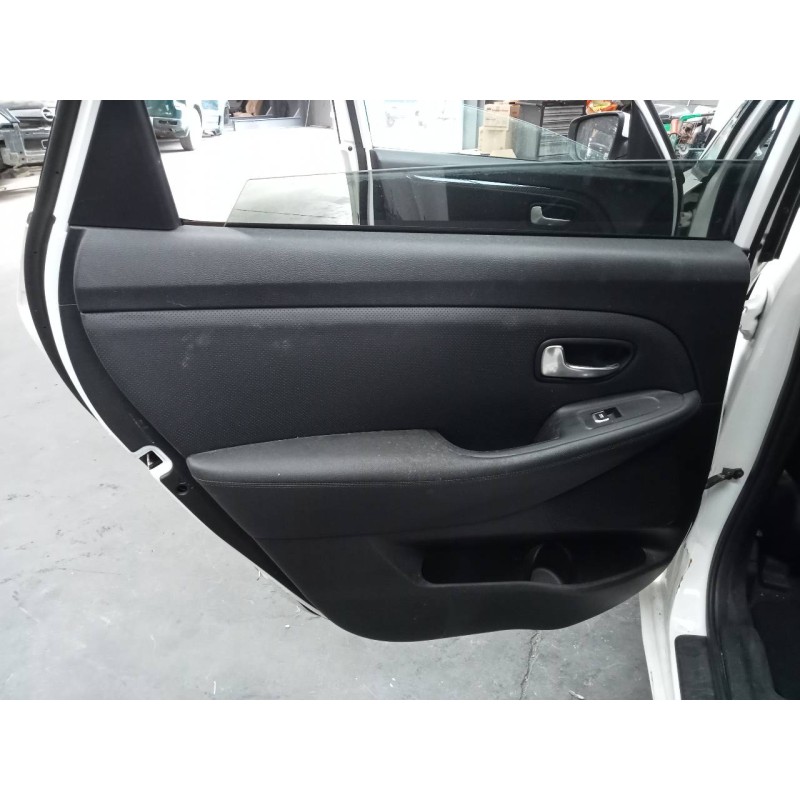 Recambio de guarnecido puerta trasera izquierda para kia carens ( ) concep referencia OEM IAM   