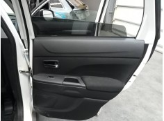 GUARNECIDO PUERTA TRASERA DERECHA 
