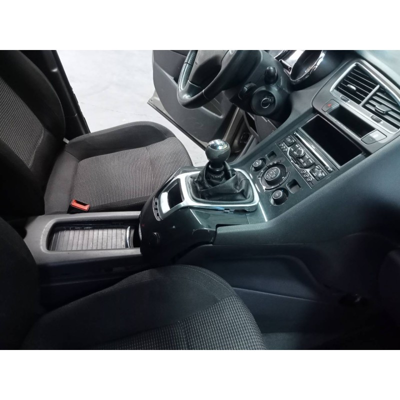 Recambio de consola central para peugeot 5008 referencia OEM IAM   