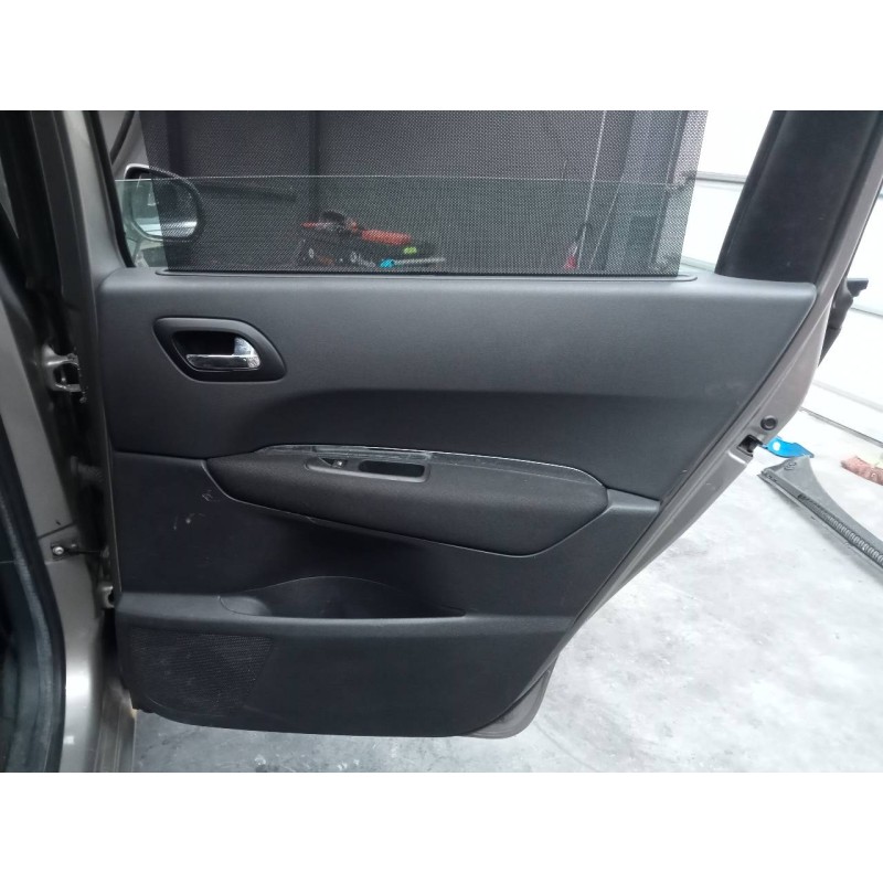 Recambio de guarnecido puerta trasera derecha para peugeot 5008 referencia OEM IAM   