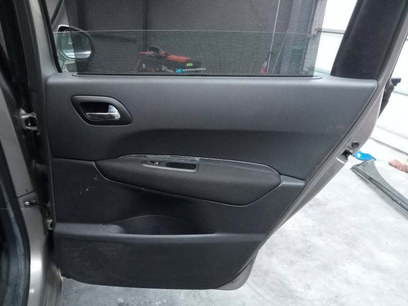 Recambio de guarnecido puerta trasera derecha para peugeot 5008 referencia OEM IAM   