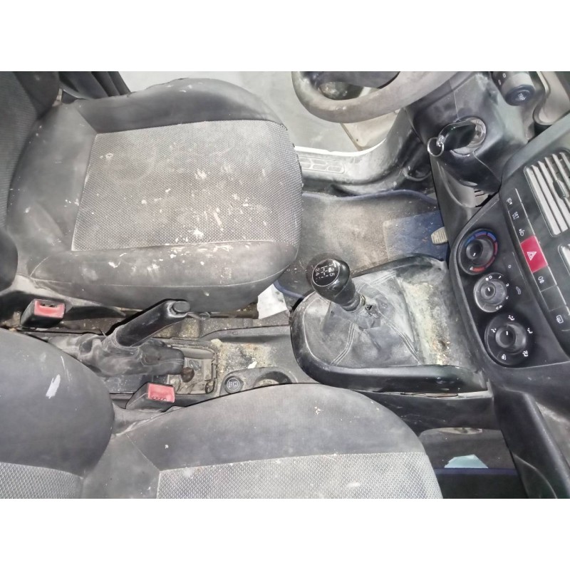 Recambio de consola central para fiat doblo ii (152) emotion referencia OEM IAM   