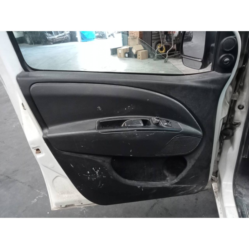 Recambio de guarnecido puerta delantera izquierda para fiat doblo ii (152) emotion referencia OEM IAM   