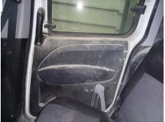 GUARNECIDO PUERTA TRASERA DERECHA 