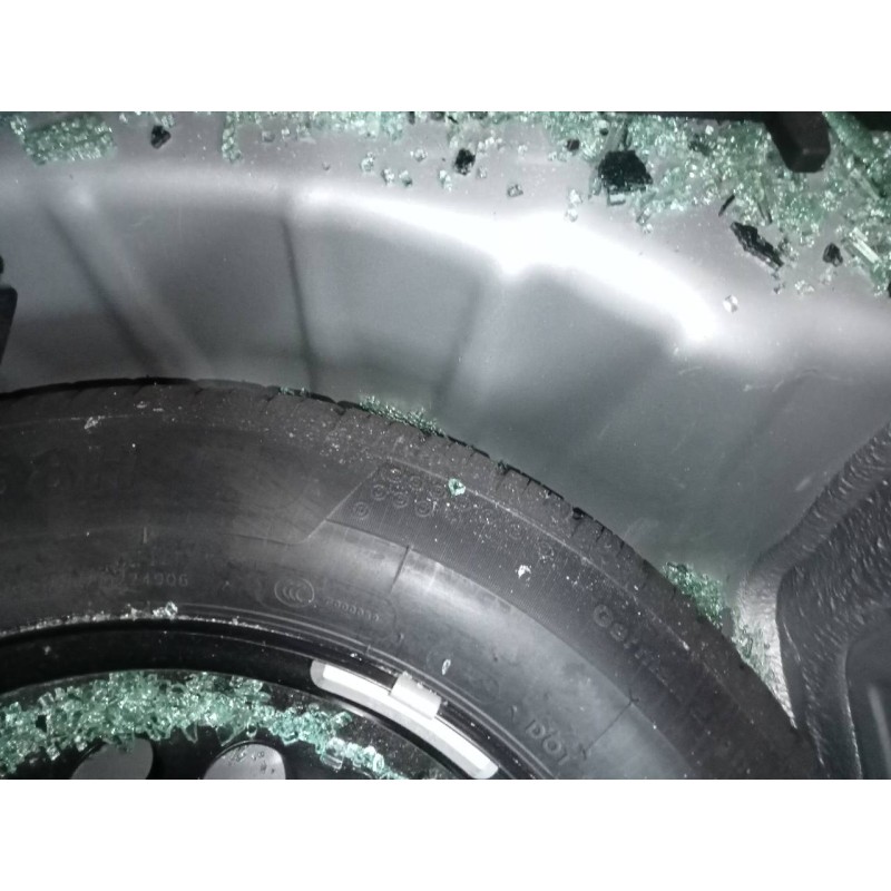 Recambio de neumatico repuesto para dacia sandero iii referencia OEM IAM 185/65/15  