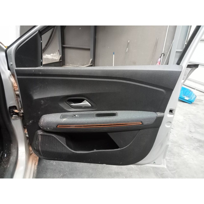 Recambio de guarnecido puerta delantera derecha para dacia sandero iii referencia OEM IAM   