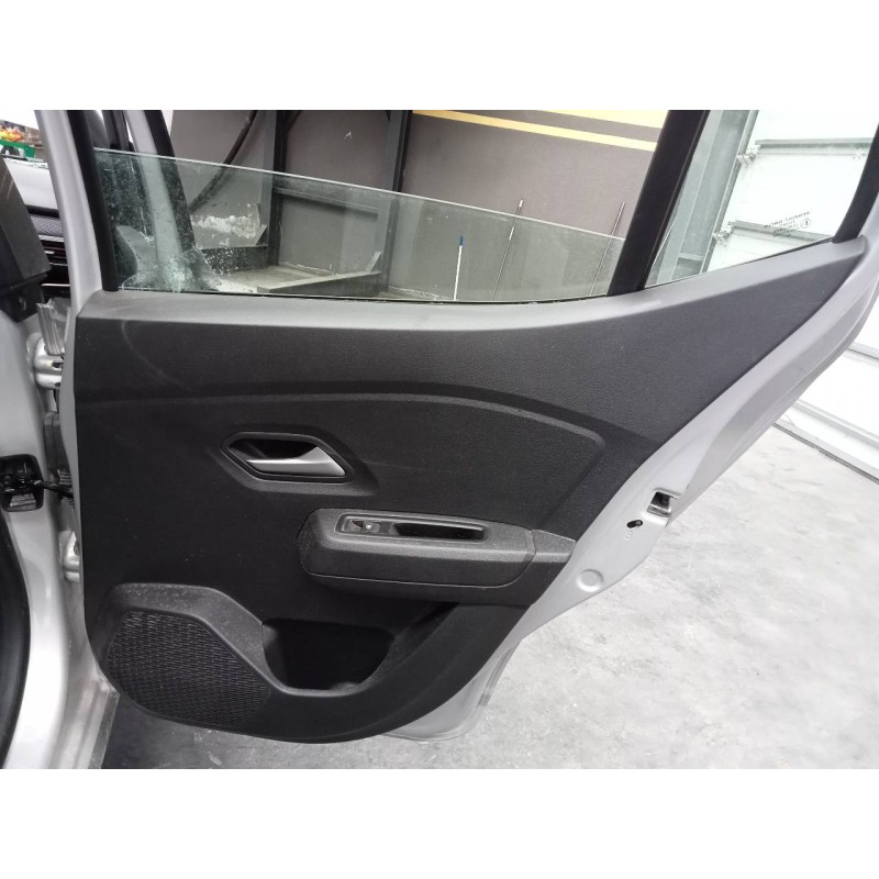 Recambio de guarnecido puerta trasera derecha para dacia sandero iii referencia OEM IAM   