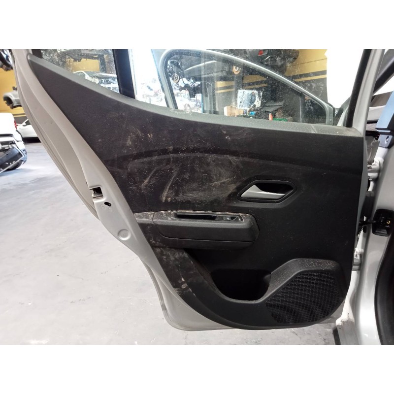 Recambio de guarnecido puerta trasera izquierda para dacia sandero iii referencia OEM IAM   