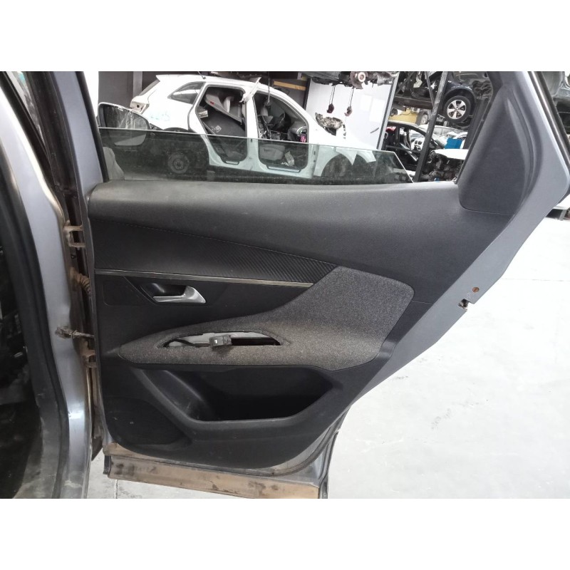 Recambio de guarnecido puerta trasera derecha para peugeot 3008 suv referencia OEM IAM   