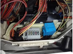 CAJA RELES / FUSIBLES 