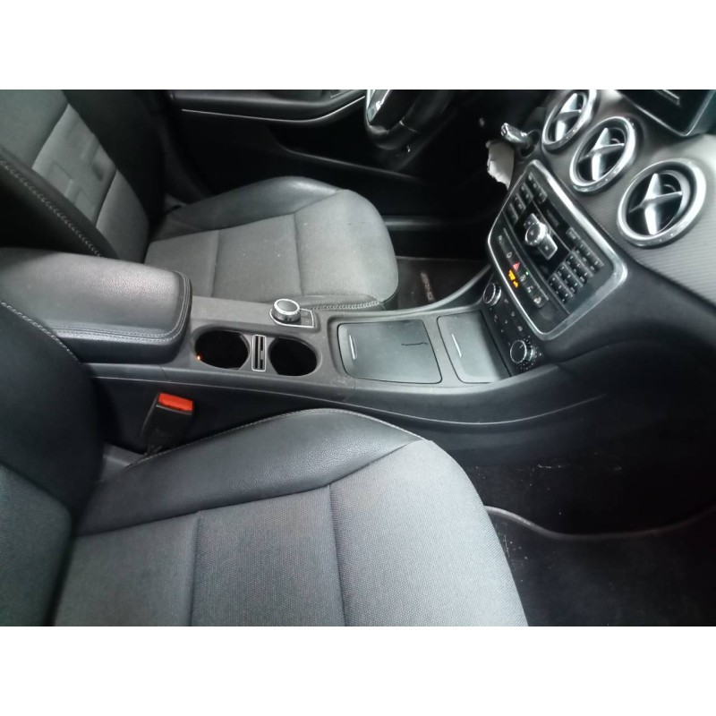 Recambio de consola central para mercedes clase gla (w156) cross activity referencia OEM IAM   