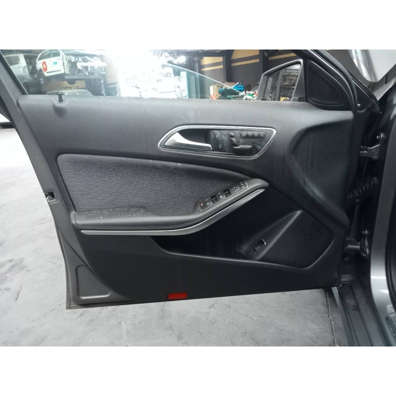 Recambio de guarnecido puerta delantera izquierda para mercedes clase gla (w156) cross activity referencia OEM IAM   