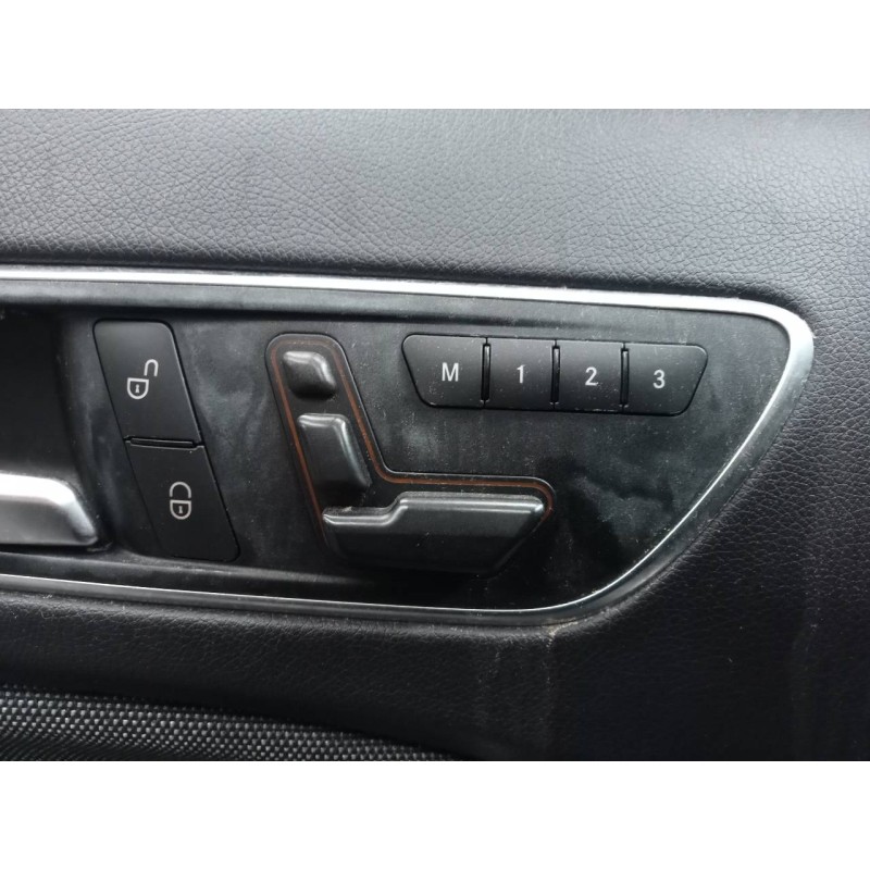 Recambio de guarnecido puerta delantera izquierda para mercedes clase gla (w156) cross activity referencia OEM IAM   