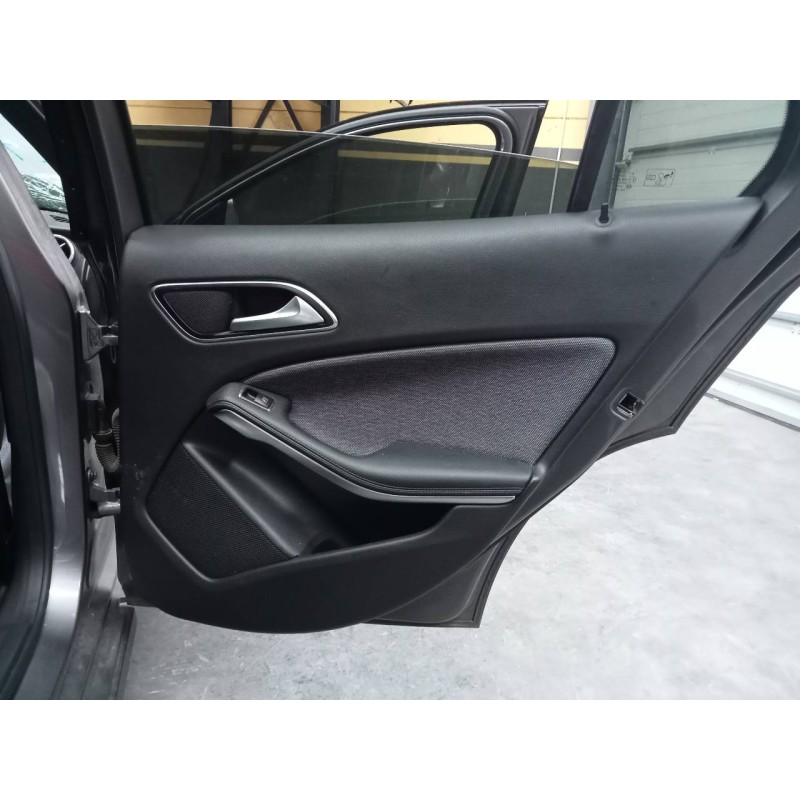 Recambio de guarnecido puerta trasera derecha para mercedes clase gla (w156) cross activity referencia OEM IAM   