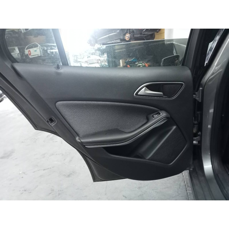 Recambio de guarnecido puerta trasera izquierda para mercedes clase gla (w156) cross activity referencia OEM IAM   