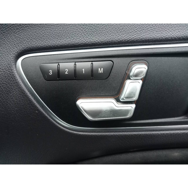 Recambio de guarnecido puerta delantera derecha para mercedes clase cla (w117) cla referencia OEM IAM   