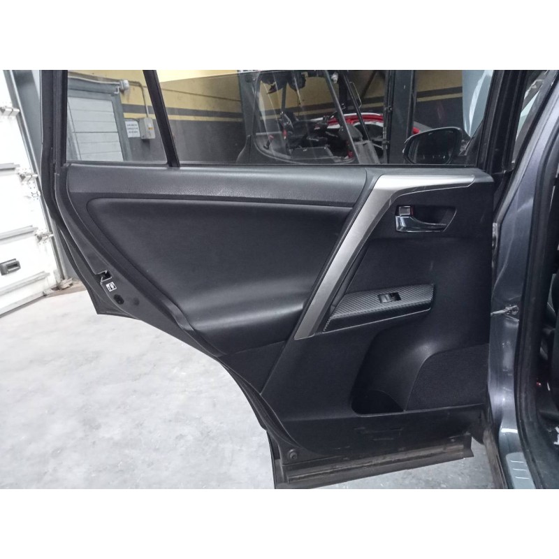 Recambio de guarnecido puerta trasera izquierda para toyota rav 4 advance referencia OEM IAM   