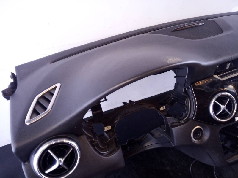 Recambio de salpicadero para mercedes clase cla (w117) cla referencia OEM IAM A00376003111206C62 A0044400A02A168123 P2-A2-20