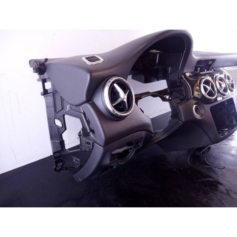 Recambio de salpicadero para mercedes clase cla (w117) cla referencia OEM IAM A00376003111206C62 A0044400A02A168123 P2-A2-20