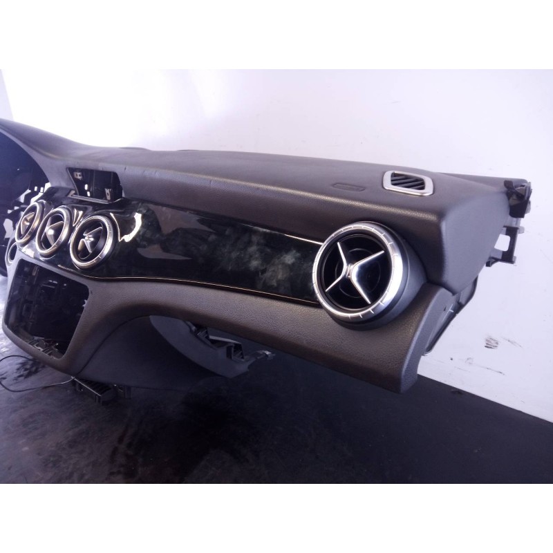 Recambio de salpicadero para mercedes clase cla (w117) cla referencia OEM IAM A00376003111206C62 A0044400A02A168123 P2-A2-20