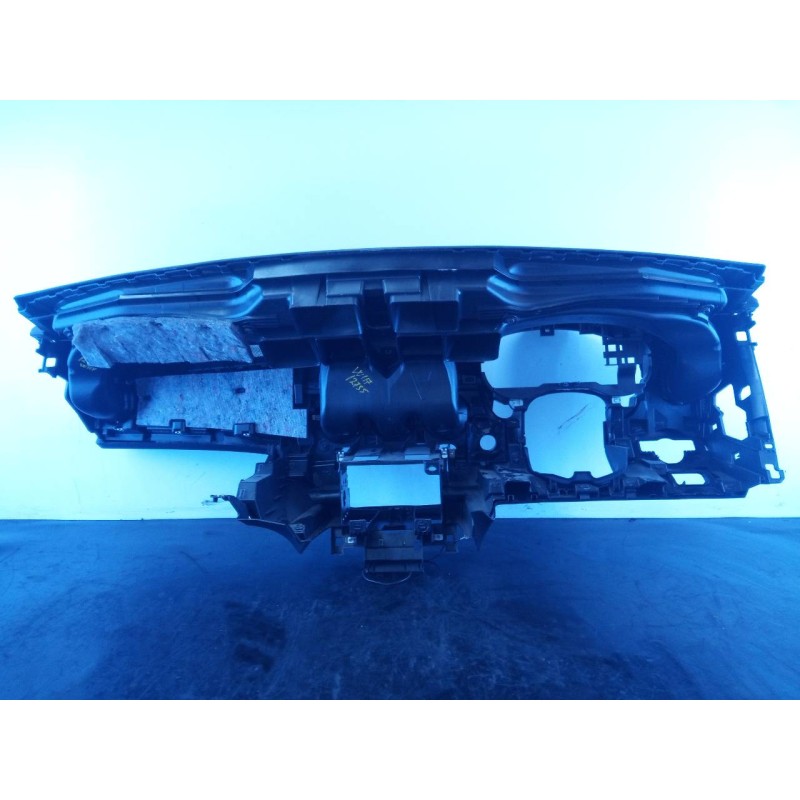 Recambio de salpicadero para mercedes clase cla (w117) cla referencia OEM IAM A00376003111206C62 A0044400A02A168123 P2-A2-20