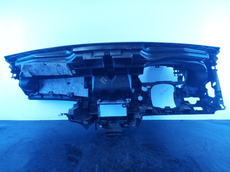 Recambio de salpicadero para mercedes clase cla (w117) cla referencia OEM IAM A00376003111206C62 A0044400A02A168123 P2-A2-20