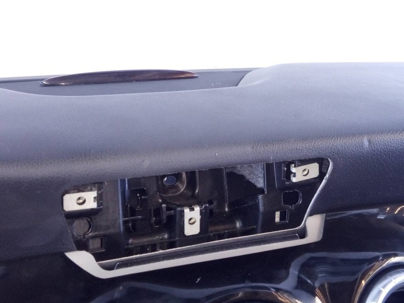 Recambio de salpicadero para mercedes clase cla (w117) cla referencia OEM IAM A00376003111206C62 A0044400A02A168123 P2-A2-20