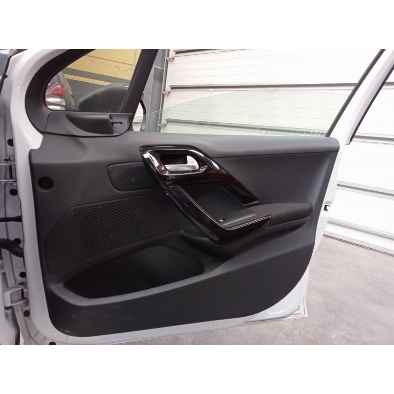 Recambio de guarnecido puerta delantera derecha para peugeot 208 active referencia OEM IAM   