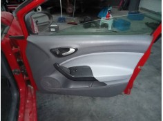 GUARNECIDO PUERTA DELANTERA DERECHA 