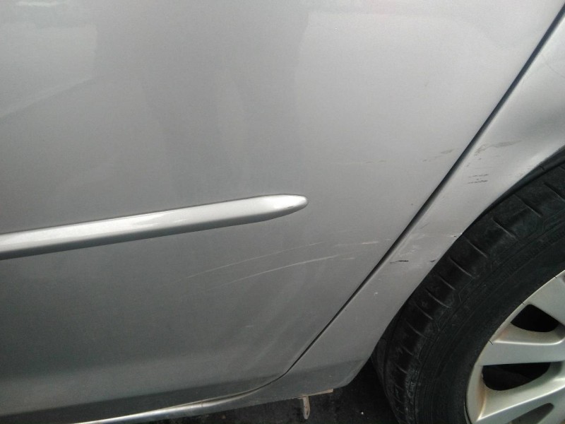 Recambio de puerta trasera izquierda para mazda 3 berlina (bk) referencia OEM IAM   
