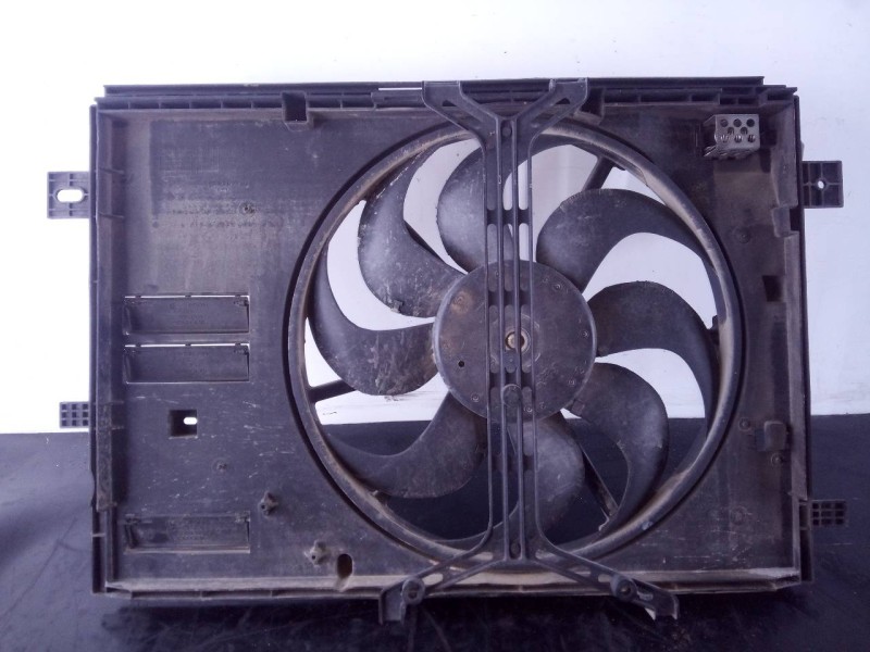Recambio de electroventilador para peugeot 3008 suv referencia OEM IAM 9806313580  