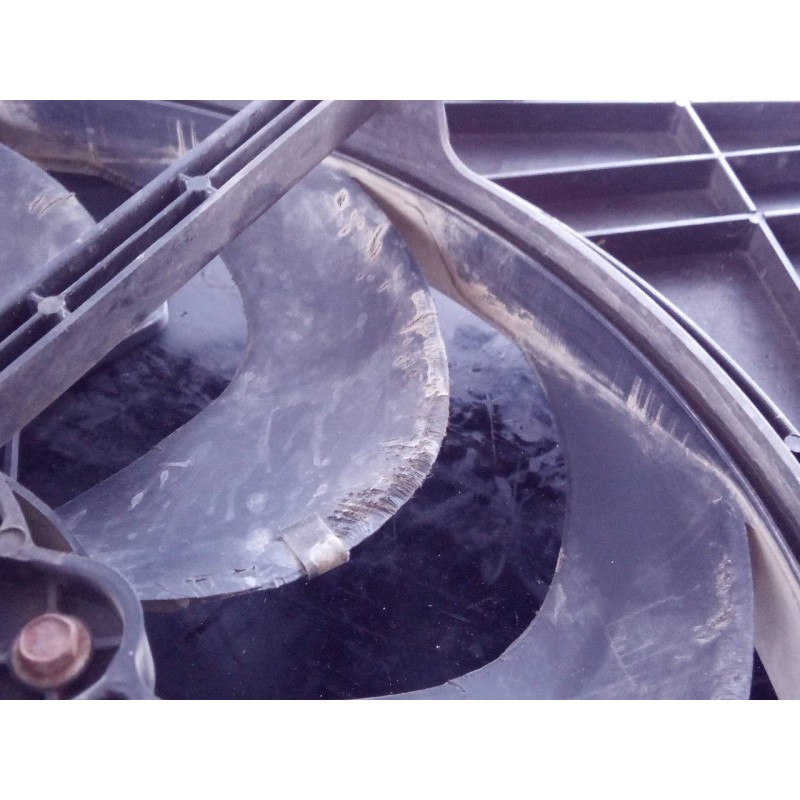 Recambio de electroventilador para peugeot 3008 suv referencia OEM IAM 9806313580  