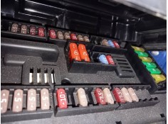 CAJA RELES / FUSIBLES 