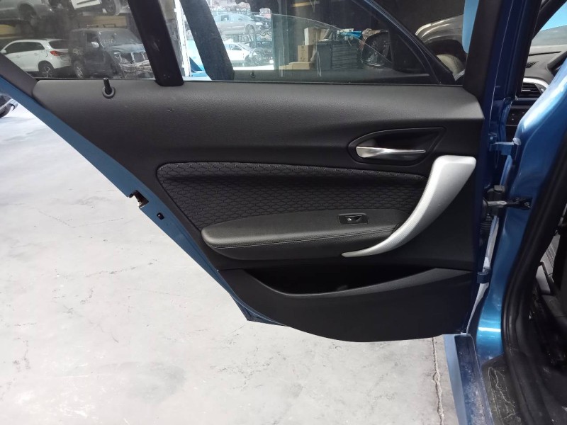 Recambio de guarnecido puerta trasera izquierda para bmw serie 1 lim. (f20/f21) 116d referencia OEM IAM   