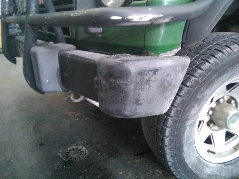 Recambio de paragolpes delantero para mitsubishi montero (l040) referencia OEM IAM   