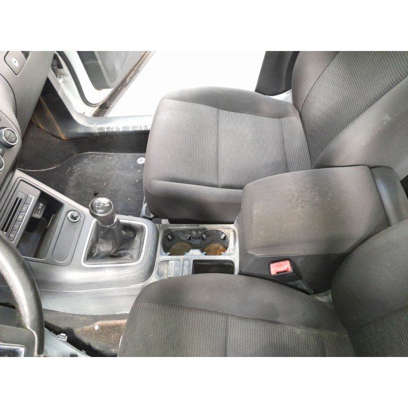 Recambio de consola central para volkswagen tiguan trend referencia OEM IAM   