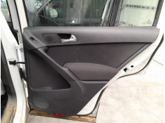 GUARNECIDO PUERTA TRASERA DERECHA 