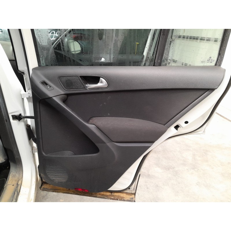 Recambio de guarnecido puerta trasera derecha para volkswagen tiguan trend referencia OEM IAM   