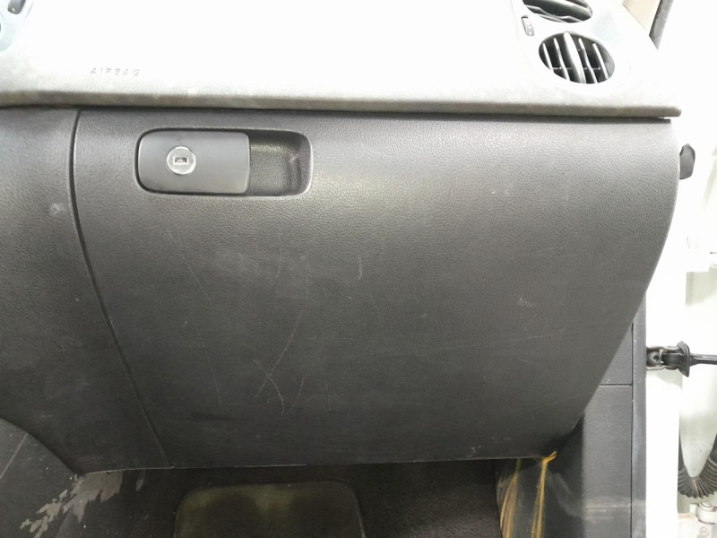 Recambio de guantera para volkswagen tiguan trend referencia OEM IAM   