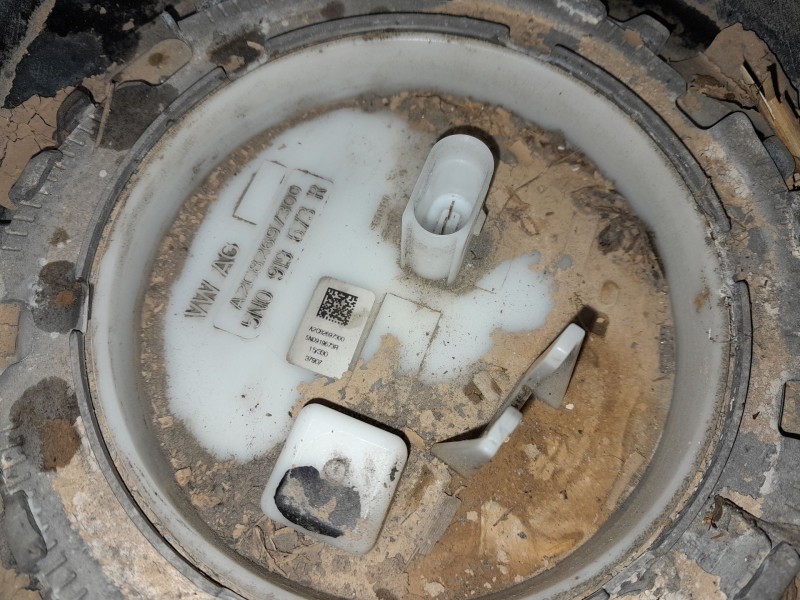 Recambio de aforador para volkswagen tiguan trend referencia OEM IAM 5N0919673R  