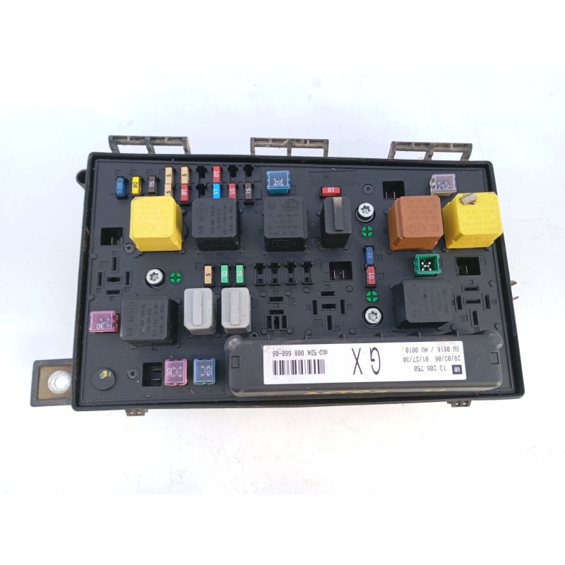 Recambio de caja reles / fusibles para opel astra h station wagon referencia OEM IAM   