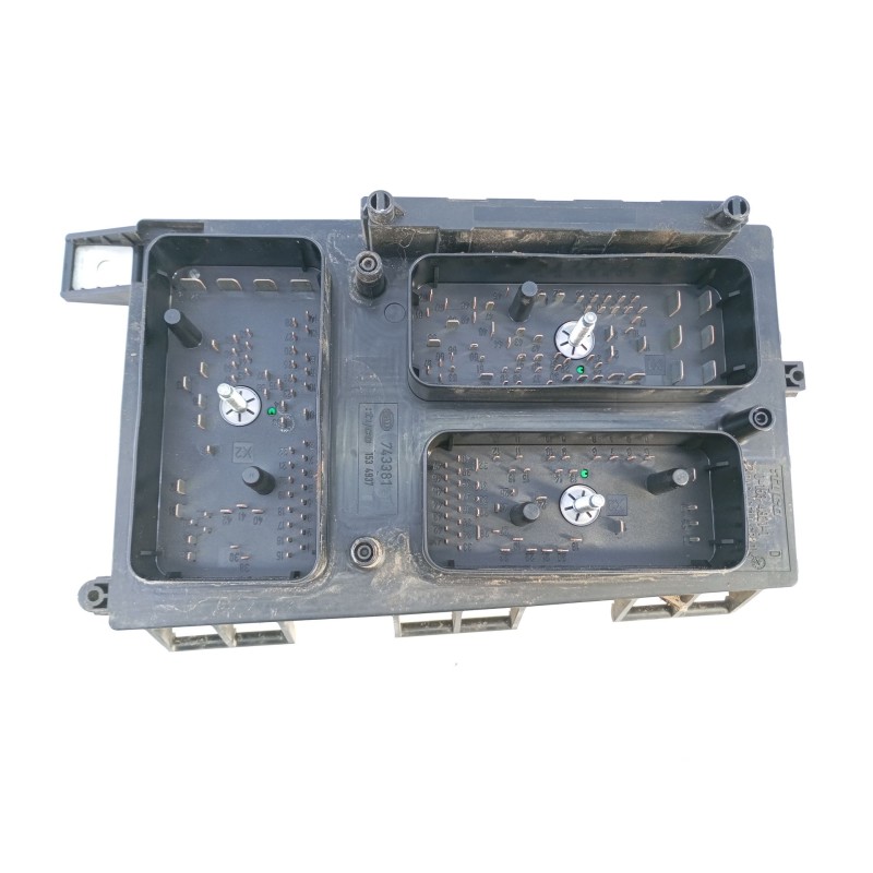 Recambio de caja reles / fusibles para opel astra h station wagon referencia OEM IAM   