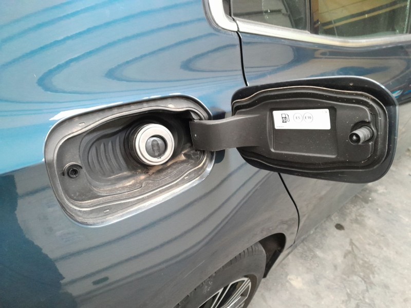 Recambio de tapa exterior combustible para volvo volvo s60 t4 referencia OEM IAM   