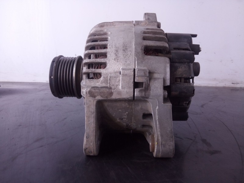 Recambio de alternador para nissan micra (k12e) acenta referencia OEM IAM   